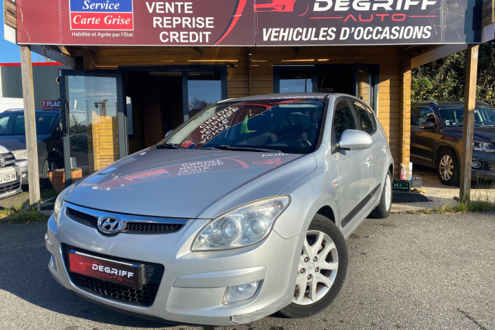 HYUNDAI i30