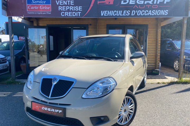LANCIA YPSILON